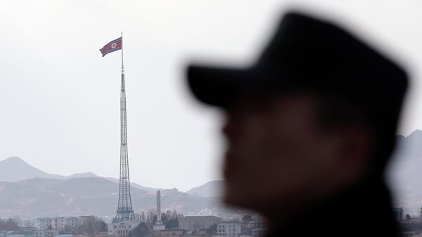 Soldados norcoreanos practican tiro al blanco con foto de la presidenta Park - Sputnik Mundo