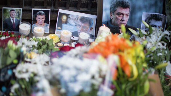 Flores en el lugar del asesinato de Borís Nemtsov - Sputnik Mundo