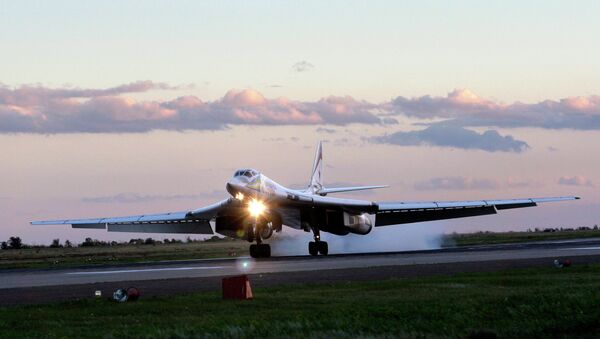 Un bombardero estratégico ruso Tu-160 - Sputnik Mundo