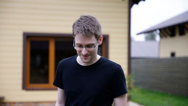 Edward Snowden, exagente de los Servicios de Inteligencia de EEUU - Sputnik Mundo