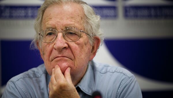 Noam Chomsky, activista político estadounidense - Sputnik Mundo