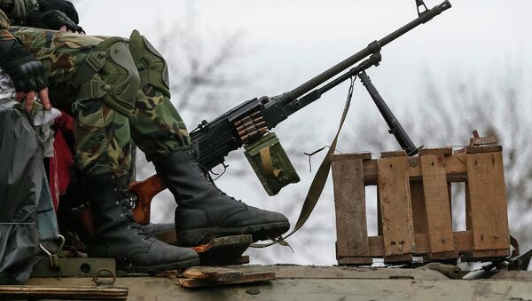 La UE debería convencer a EEUU de no enviar armas a Ucrania, escribe diputado ruso - Sputnik Mundo