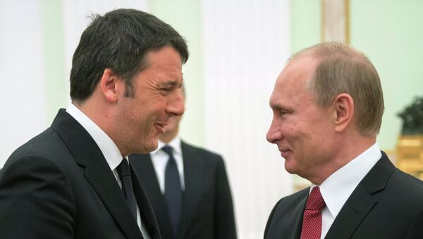 Matteo Renzi, primer ministro italiano y presidente de Rusia, Vladímir Putin (archivo) - Sputnik Mundo