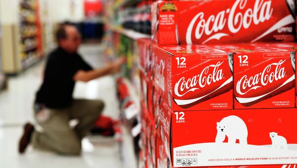 Productos de Coca-Cola en el supermercado - Sputnik Mundo