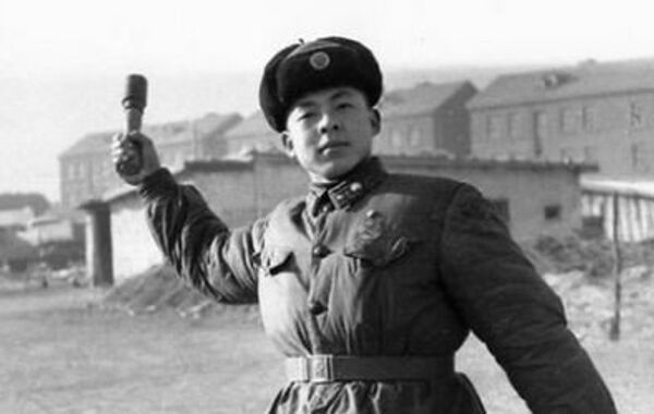 Lei Feng, un soldado del Ejército Popular de Liberación de la República Popular China - Sputnik Mundo