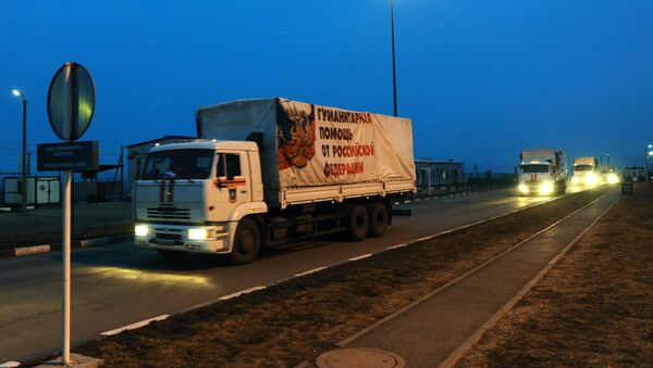 Convoy con ayuda humanitaria a las familias de las víctimas del accidente en una mina de carbón en Donetsk - Sputnik Mundo