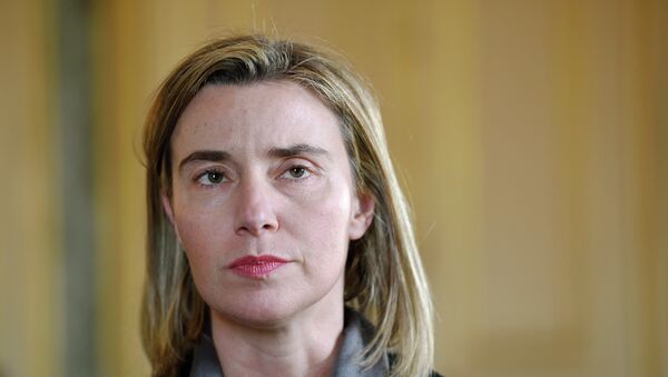 EU foreign affairs head Federica Mogherini speaks with journalists after a working meeting at the Foreign Affairs Ministry in Paris on March 7, 2015. - Sputnik Mundo