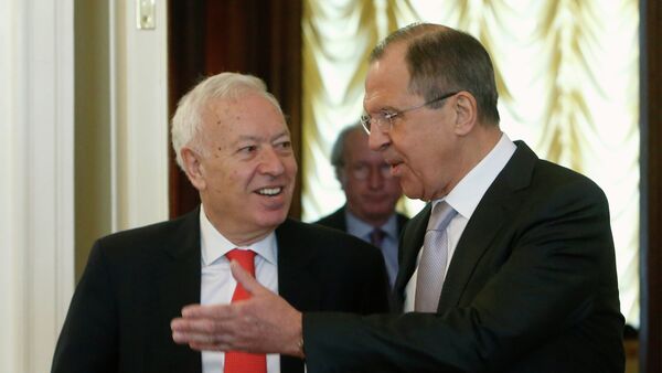 Ministro de Exteriores de Rusia, Serguéi Lavrov (dcha.) con su homólogo español, José Manuel García-Margallo - Sputnik Mundo