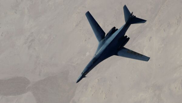 El bombardero estratégico B-1B de la Fuerza Aérea estadounidense - Sputnik Mundo