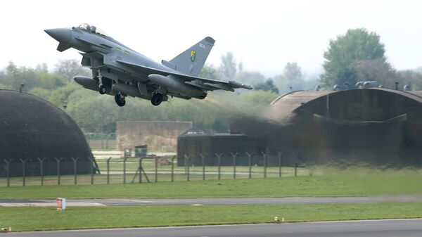 Caza Typhoon de la Real Fuerza Aérea del Reino Unido - Sputnik Mundo