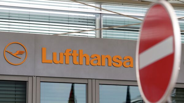 A sign is pictured during a pilots' strike of German flagship carrier Lufthansa at Munich's airport March 18, 2015. - Sputnik Mundo