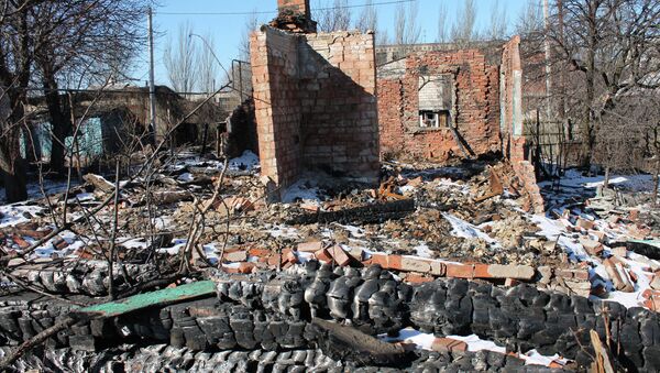 Casas destruidas en Donbás - Sputnik Mundo