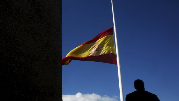 España investiga los tuits que se mofaban de las víctimas del avión por ser catalanes - Sputnik Mundo