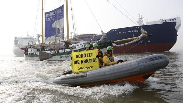 Protesta de Greenpeace en el puerto alemán de Hamburgo - Sputnik Mundo