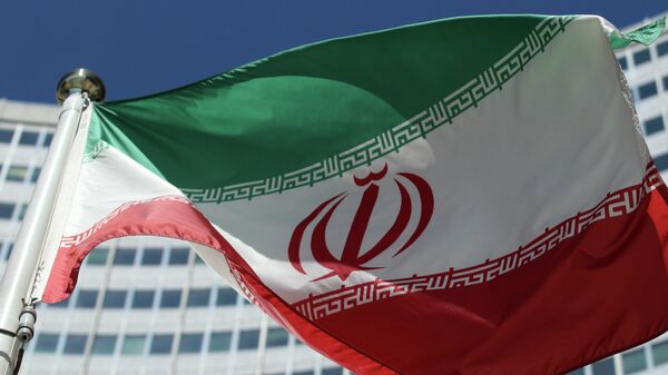 Bandera de Irán en Teherán - Sputnik Mundo
