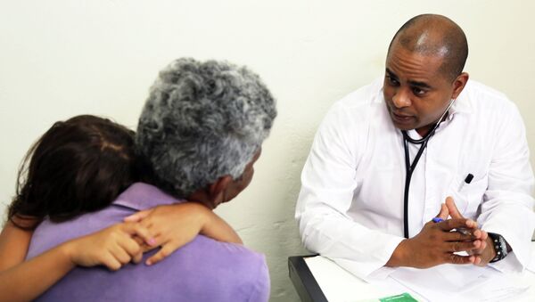 Médicos cubanos comenzaron a llevar salud a los municipios más postergados del Estado de Pernambuco, en Brasil - Sputnik Mundo