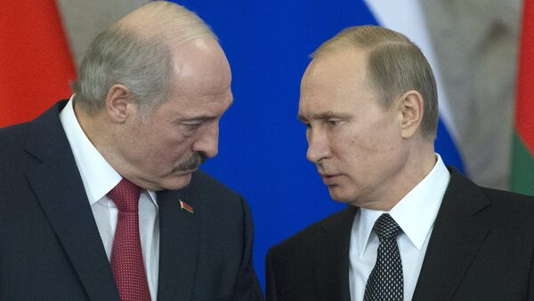 Alexandr Lukashenko, presidente de Bielorrusia, y Vladímir Putin, presidente de Rusia (archivo) - Sputnik Mundo
