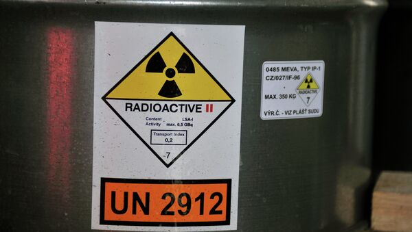 Buque con uranio de bajo enriquecimiento zarpa de Irán a Rusia, dice Kerry - Sputnik Mundo
