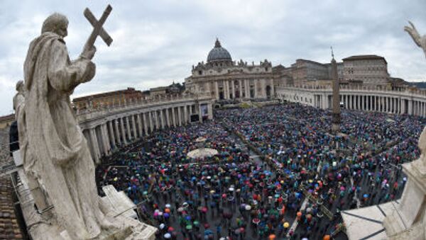 Celebración de la Pascua católica en la Plaza de San Pedro en Vaticano - Sputnik Mundo