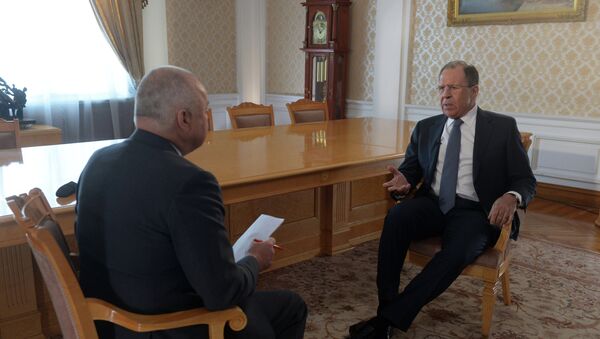 Serguéi Lavrov, ministro de Asuntos Exteriores de Rusia, durante la entrevista con el director general de Rossiya Segodnya, Dmitri Kiseliov - Sputnik Mundo