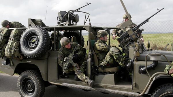 Soldados checos participan en los ejercicios conjuntas de la OTAN Noble Jump - Sputnik Mundo