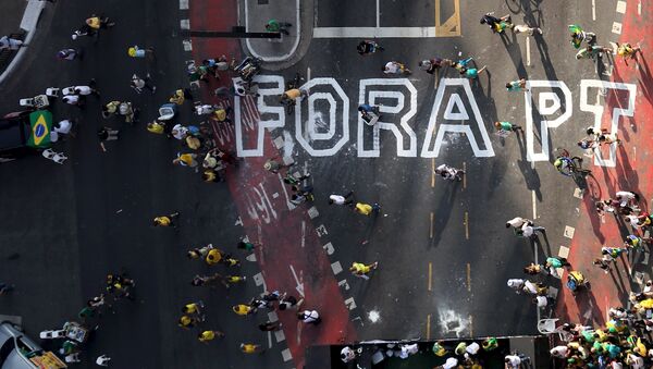 La segunda manifestación del Movimiento Brasil Libre tiene un 72% menos de participación - Sputnik Mundo