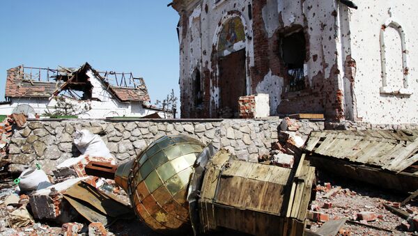 Monasterio destruido en el este de Ucrania - Sputnik Mundo