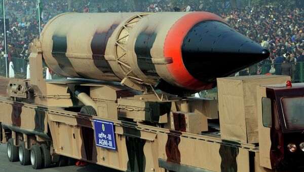 Misil balístico indio con capacidad nuclear Agni III (Archivo) - Sputnik Mundo