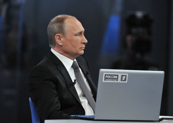 El presidente Putin responde a las preguntas de los rusos - Sputnik Mundo