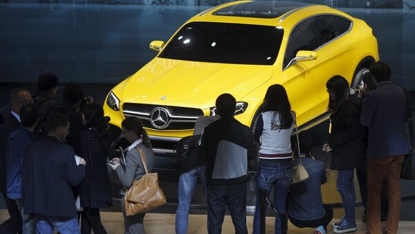 China multa a Mercedes Benz con 57 millones de dólares por fijar precios - Sputnik Mundo