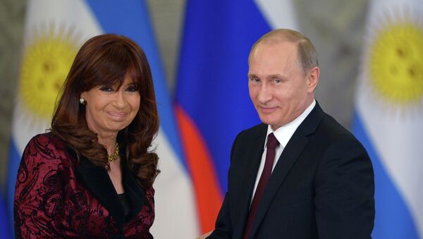 Presidenta de Argentina, Cristina Fernández de Kirchner y presidente de Rusia, Vladímir Putin, abril de 2015 - Sputnik Mundo