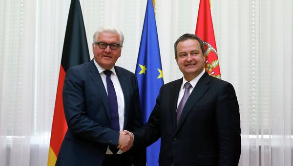 Presidente de turno de la OSCE, Ivica Dacic (izda.) y ministro de Exteriores de Alemania, Frank-Walter Steinmeier - Sputnik Mundo