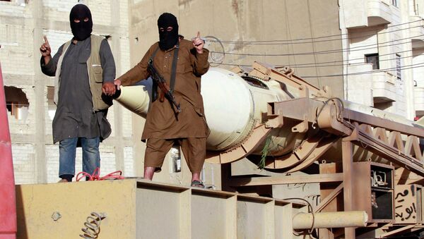 Combatientes del grupo terrroista ISIS en Siria (archivo) - Sputnik Mundo