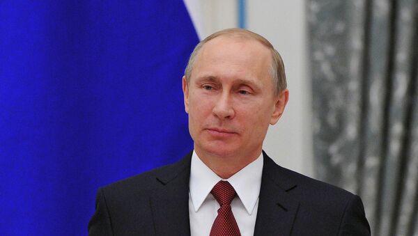 Президент России Владимир Путин во время церемонии вручения в Кремле медалей Герой Труда Российской Федерации - Sputnik Mundo