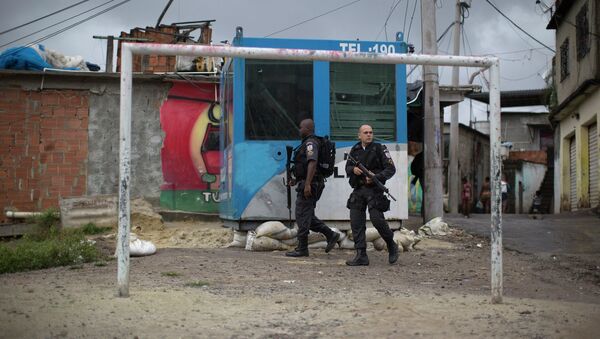 La crisis obliga a reducir el número de policías en Río de Janeiro a pesar de la violencia - Sputnik Mundo