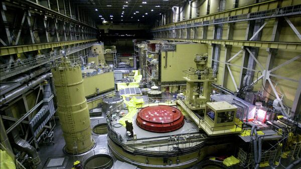 Una vista general del bloque del reactor número 2 en la central nuclear de Paks, a unos 120 kilómetros al sur de la capital húngara, Budapest, el jueves 29 de mayo de 2003. - Sputnik Mundo