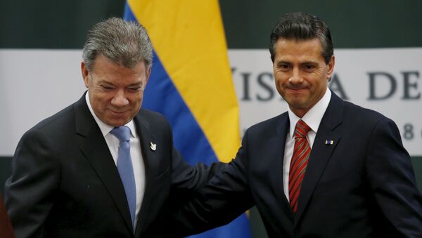 Presidente de Colombia Juan Manuel Santos y presidente de México Enrique Peña Nieto - Sputnik Mundo