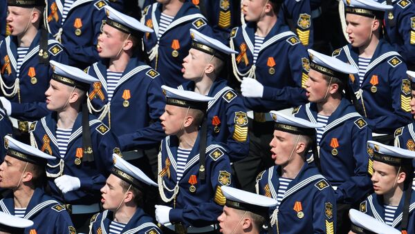 Cadetes de la Escuela Naval Najímov durante el Desfile de la Victoria en la Plaza Roja (archivo) - Sputnik Mundo