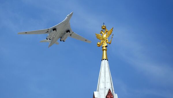 Bombardero estratégico portamisiles Tu-160, bautizado por los pilotos como Cisne Blanco - Sputnik Mundo