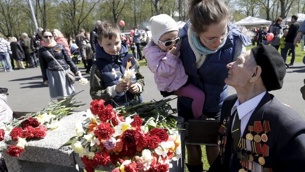 La participación de jóvenes en el Día de la Victoria es motivo de preocupación en Riga - Sputnik Mundo