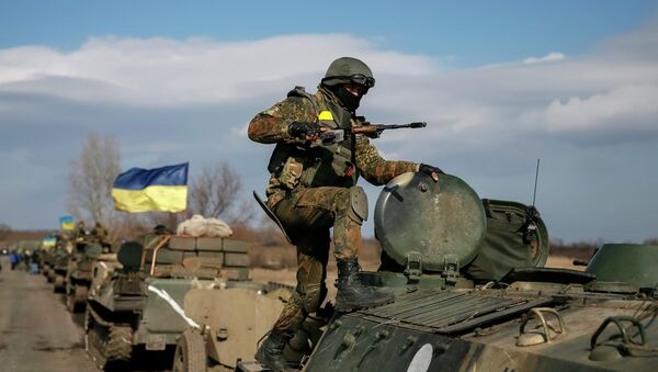 A convoy of Ukrainian armed forces - Sputnik Mundo