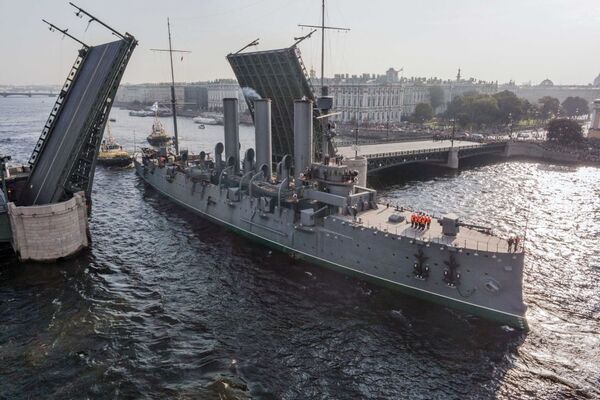 Aurora, el crucero que cambió el curso de la historia rusa con un disparo - Sputnik Mundo