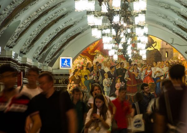 El metro de Moscú cumple 80 años - Sputnik Mundo