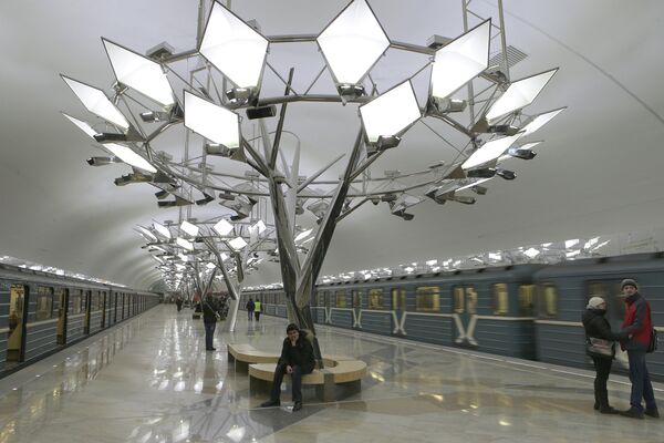 El metro de Moscú cumple 80 años - Sputnik Mundo