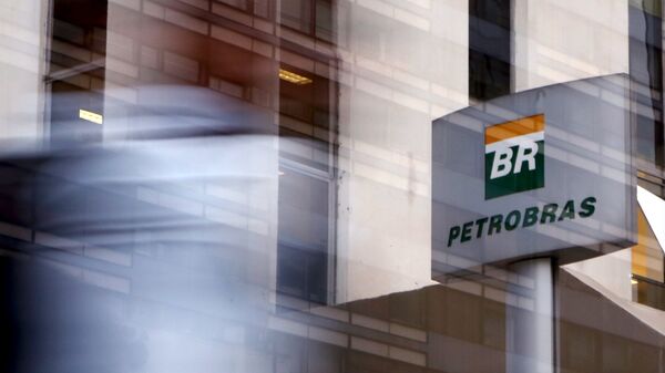 Las empresas envueltas en la trama de Petrobras buscan el perdón del Gobierno - Sputnik Mundo