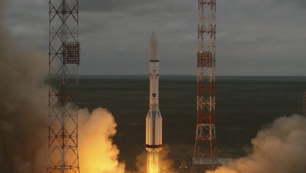 El lanzamiento del cohete Protón-M - Sputnik Mundo