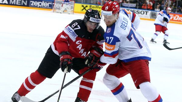 Sidney Crosby del equipo de Canadá y Anton Belov del equipo de Rusia - Sputnik Mundo