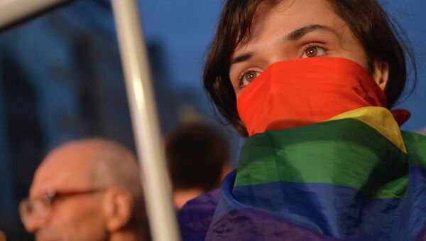 Comunidad LGBT de Moscú enviará solicitud a Libro Guinness si no se autoriza orgullo gay - Sputnik Mundo