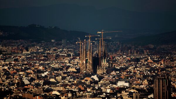 In this photo taken on Monday, Nov 1, 2010, a general view of the Sagrada Familia church is seen in Barcelona, Spain - Sputnik Mundo