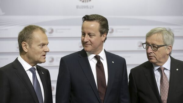 Donald Tusk, David Cameron y Jean-Claude Juncker - Sputnik Mundo
